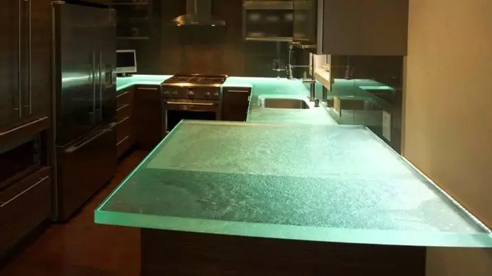 Veshje për tavolinën e kuzhinës (36 foto): Glass lëngshme në tavolinë kuzhine dhe linings silikoni, film transparent mbrojtës dhe opsione të tjera 21066_31