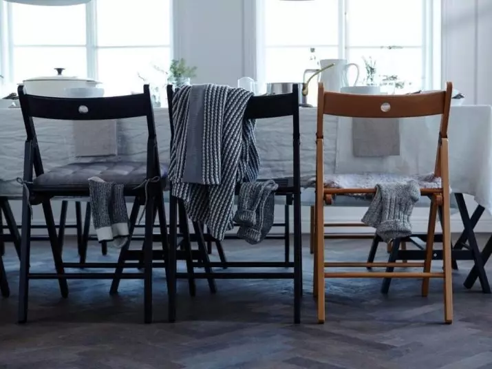 折疊廚房椅子（43張照片）：帶靠背，木製廚房椅子變壓器和其他折疊型號的折疊型號 21067_43