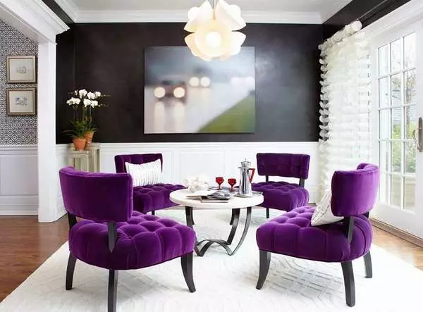 Designer Kitchen Chairs (48 foto): Kursi dapur yang stylish dan tidak biasa, model plastik dan velour yang modis, contoh desain menarik 21068_18