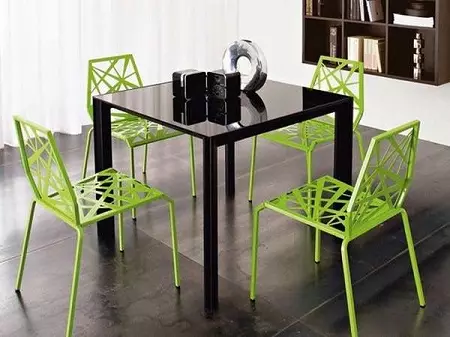 Designer Kitchen Chairs (48 foto): Kursi dapur yang stylish dan tidak biasa, model plastik dan velour yang modis, contoh desain menarik 21068_19