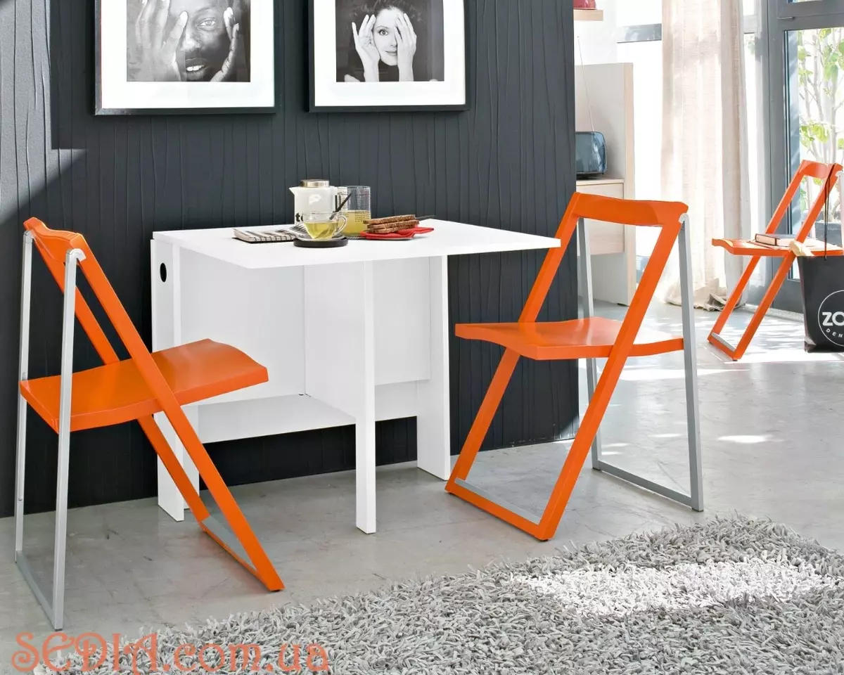 מעצב כיסאות מטבח (48 תמונות): כסאות מטבח מסוגנן ויוצא דופן, פלסטיק אופנתי ומודלים קטיפה, דוגמאות של עיצובים מעניינים 21068_3