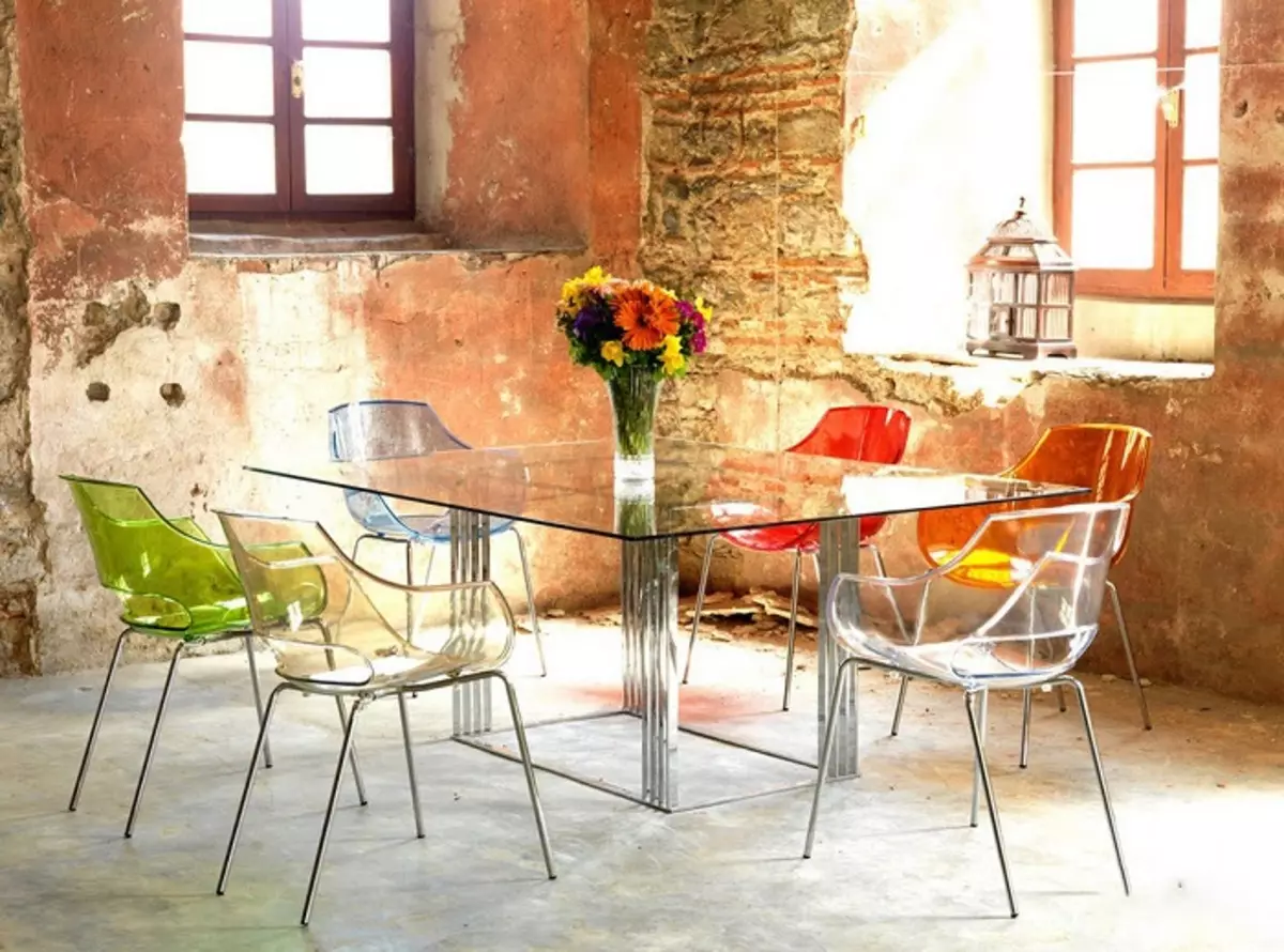 डिजाइनर किचन कुर्सीहरू (48 48 फोटोहरू): स्टाइलिश र असामान्य भान्छा चेरीहरू, फैशनेबल प्लास्टिक र स्लाइड मोडेलहरू, चाखलाग्दो डिजाइनहरूको उदाहरण 21068_33
