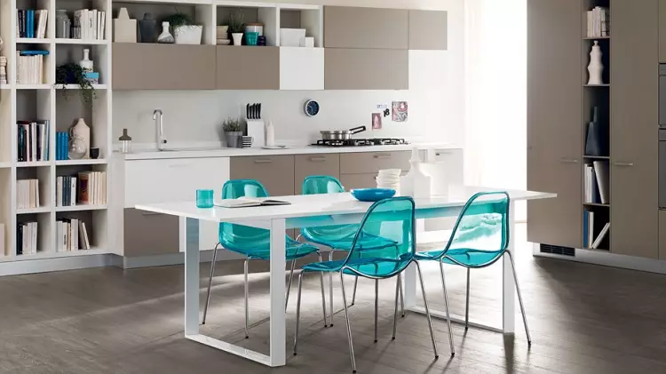 Cadeiras de cozinha do designer (48 fotos): cadeiras de cozinha elegantes e incomuns, plástico elegante e modelos de veludo, exemplos de desenhos interessantes 21068_34