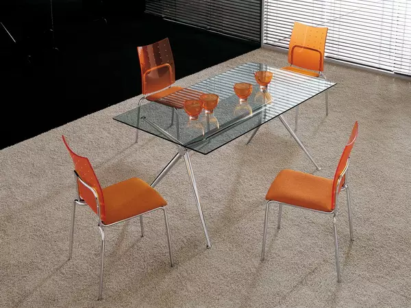 Kuhinjski stoli na kovinski okvir (68 photos): kuhinjski stoli, katerih naslonjala na kovinski okvir, krom jekla modeli in stoli s kovinskimi nogami 21071_4