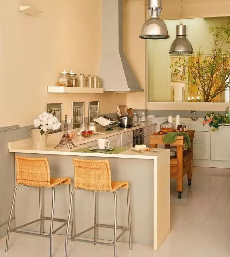 Стільці для кухні на металевому каркасі (68 фото): кухонні стільці зі спинкою на металлокаркасе, хромовані залізні моделі і стільці з ніжками з металу 21071_57