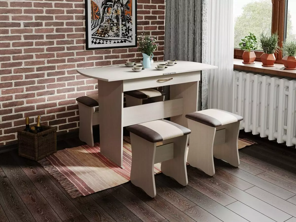 Mehki stoli za kuhinjo (33 fotografije): izbor lesenih in kovinskih kuhinjskih stolov z mehkimi sedeži, elegantni okrogli modeli v notranjosti 21072_16