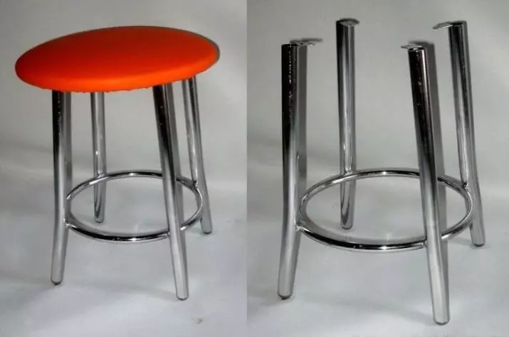 Mehki stoli za kuhinjo (33 fotografije): izbor lesenih in kovinskih kuhinjskih stolov z mehkimi sedeži, elegantni okrogli modeli v notranjosti 21072_32