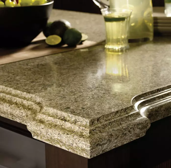 Keukentafels van kunstmatige en natuursteen (48 foto's): marmeren tafels voor keuken, glijdende granieten steenmodellen en andere opties 21079_40