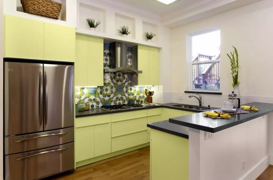 Pistachio厨房（64张照片）：选择厨房耳机彩色开心果在厨房内部。用壁纸壁纸是什么颜色的角落和直接头？ 21082_14