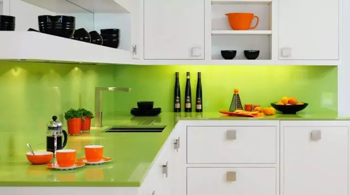 آشپزخانه پسته (64 عکس): انتخاب پستهای رنگی هدست آشپزخانه در داخل آشپزخانه. با تصویر زمینه چه رنگ گوشه و سر مستقیم است؟ 21082_8