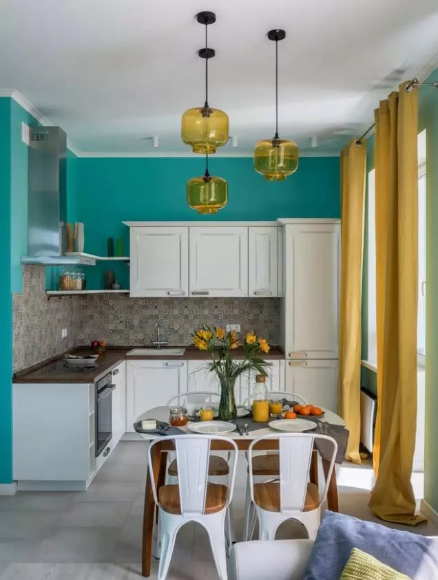 Cucina turchese (80 foto): Selezione di cuffia da cucina di colore turchese-bianco e grigio-turchese nell'interno, combinazione di turchese con il colore beige e Tiffany 21083_56