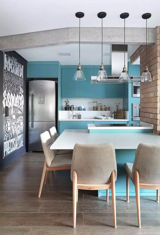 Turquoise kitchen (80 photos): selection of kitchen headset of turquoise-white and gray-turquoise color in the interior, combination of turquoise with beige and Tiffany's color 21083_58