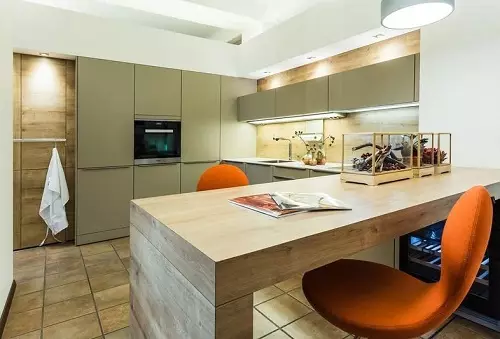 Olíva konyhák (82 fotók): Olive Color Kitchen Headset funkciók a konyha belső kialakítása. Milyen színek helyezkednek el a falakat? 21085_16