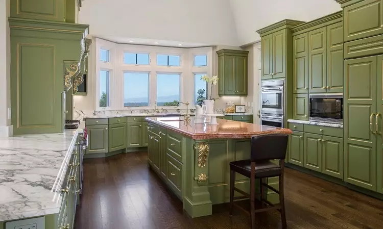 Olíva konyhák (82 fotók): Olive Color Kitchen Headset funkciók a konyha belső kialakítása. Milyen színek helyezkednek el a falakat? 21085_51