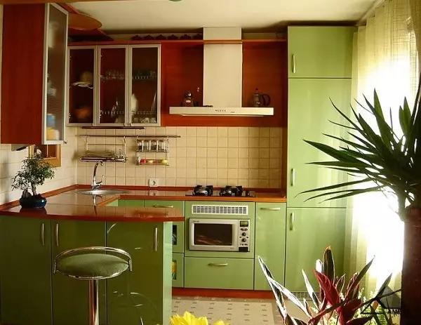 Olíva konyhák (82 fotók): Olive Color Kitchen Headset funkciók a konyha belső kialakítása. Milyen színek helyezkednek el a falakat? 21085_62