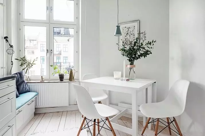 Köök Skandinaavia stiilis (116 fotot): sisekujundus köögi elutuba, valge ja hall värvid väikeses ruumis, plakatid ja kardinad, tapeet ja köögis asuvad köögis 21087_20