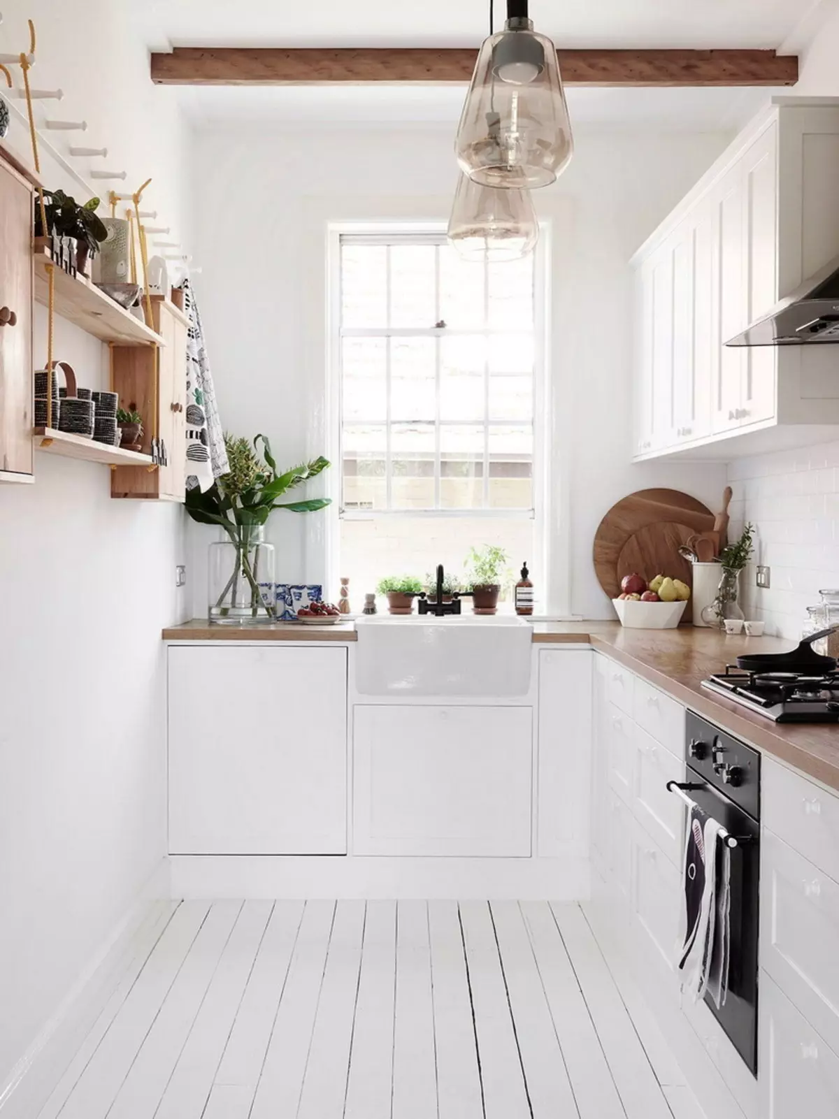 Köök Skandinaavia stiilis (116 fotot): sisekujundus köögi elutuba, valge ja hall värvid väikeses ruumis, plakatid ja kardinad, tapeet ja köögis asuvad köögis 21087_47