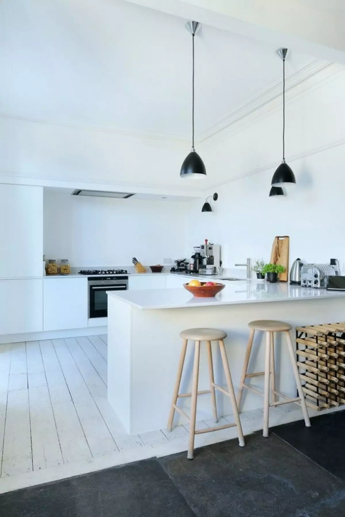Köök Skandinaavia stiilis (116 fotot): sisekujundus köögi elutuba, valge ja hall värvid väikeses ruumis, plakatid ja kardinad, tapeet ja köögis asuvad köögis 21087_63
