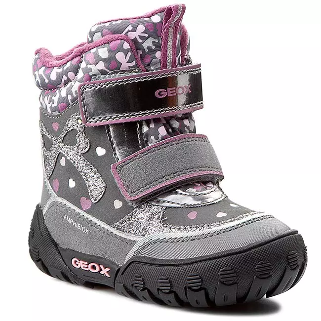 Geox Boots (45 Mga Litrato): Mga modelo sa tingtugnaw sa mga babaye ug mga bota sa bata alang sa mga batang babaye 2108_27
