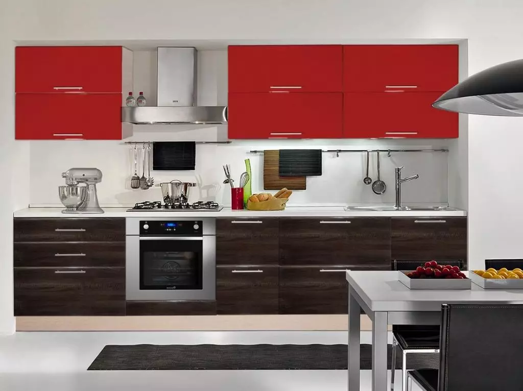 آشپزخانه های دو رنگ (75 عکس): ترکیبی از دو رنگ مختلف، آشپزخانه با سواری تیره و پایین نور در طراحی داخلی، هدست آشپزخانه دو رنگ با پایین خاکستری و بژ سواری 21104_61
