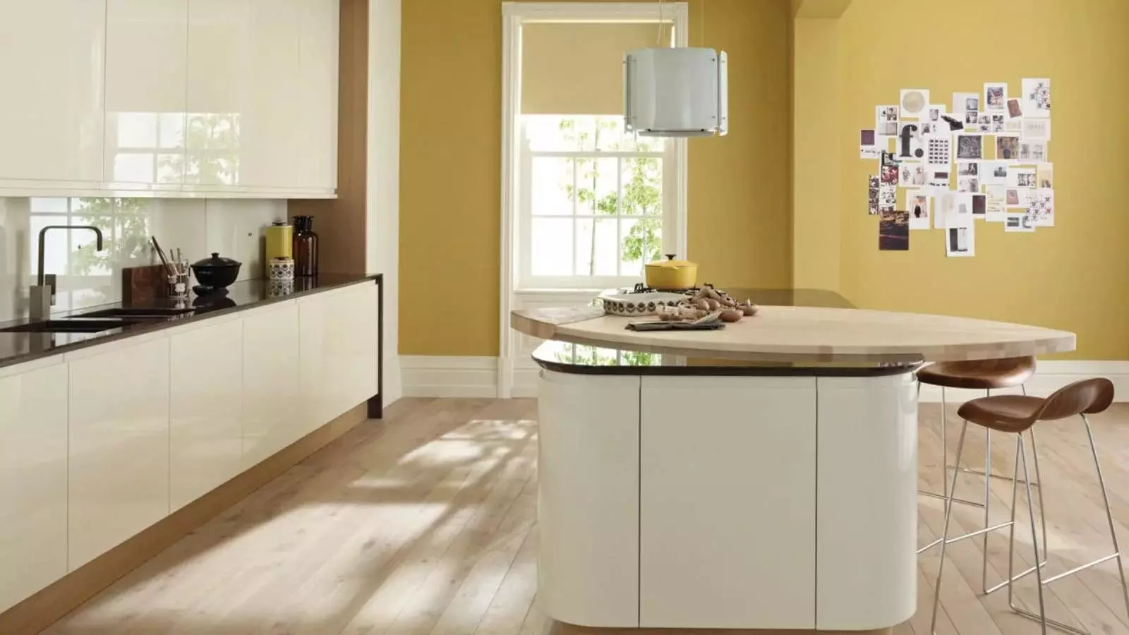 Virtuves ziloņkorija (64 fotogrāfijas): Virtuves austiņu krāsu ziloņkaula un citu toņu izvēle interjerā, dizaina virtuvēs klasiskajā stilā un citos virzienos 21105_50