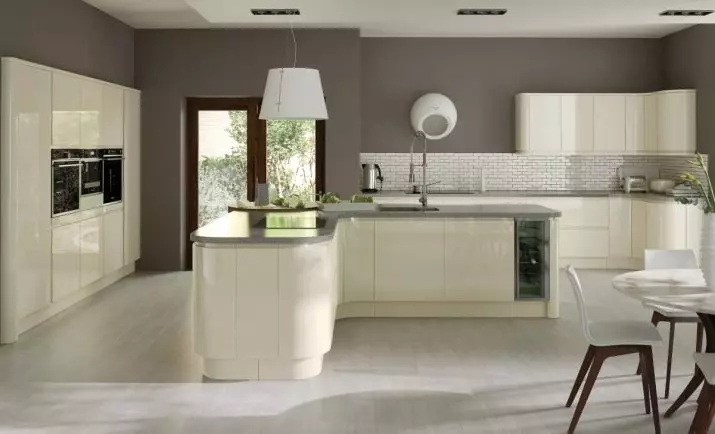 Virtuves ziloņkorija (64 fotogrāfijas): Virtuves austiņu krāsu ziloņkaula un citu toņu izvēle interjerā, dizaina virtuvēs klasiskajā stilā un citos virzienos 21105_63