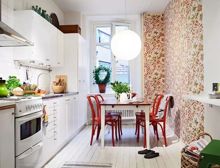 Tapeta pro Bílé kuchyně (43 fotografií): Jaké tapety jsou vhodné pro lehkou kuchyňskou sluchátka? Jak je vyzvednout? Možnosti interiéru 21112_41