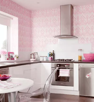 Fons de Pantalla de cuina (102 fotos): cuina disseny de el paper pintat per parets de la cuina a l'apartament, força brillant, brillant i altres opcions de paper tapís a l'interior 21113_3