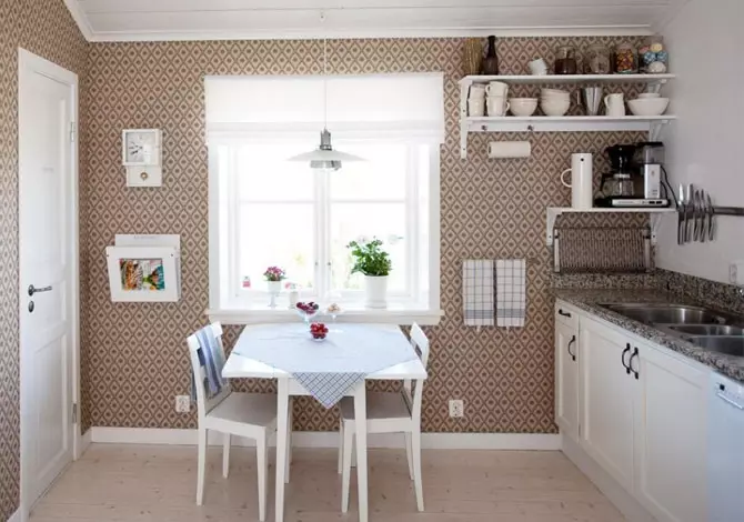 स्वयंपिन (102 फोटो): अपार्टमेंटमध्ये स्वयंपाकघर भिंतींसाठी स्वयंपाकघर वॉलपेपर डिझाइन, सुंदर उज्ज्वल, तेजस्वी आणि इतर वॉलपेपर पर्याय 21113_54