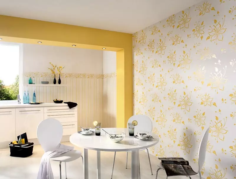 Fons de Pantalla de cuina (102 fotos): cuina disseny de el paper pintat per parets de la cuina a l'apartament, força brillant, brillant i altres opcions de paper tapís a l'interior 21113_78