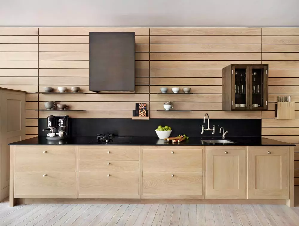 Бежово-кафява кухня (48 снимки): проектиране и избор на кухня слушалки в шоколадови-бежов цвят, примери в интериора 21119_19