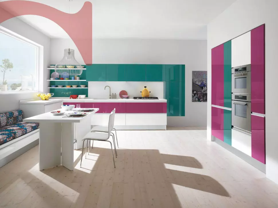 Pink Kuchnie (87 zdjęć): Wybierz zestaw słuchawkowy kuchennego w kolorze seronowym i białym różowym wnętrzu. W jakich kolorach wyboru tapety na ścianach? 21121_48