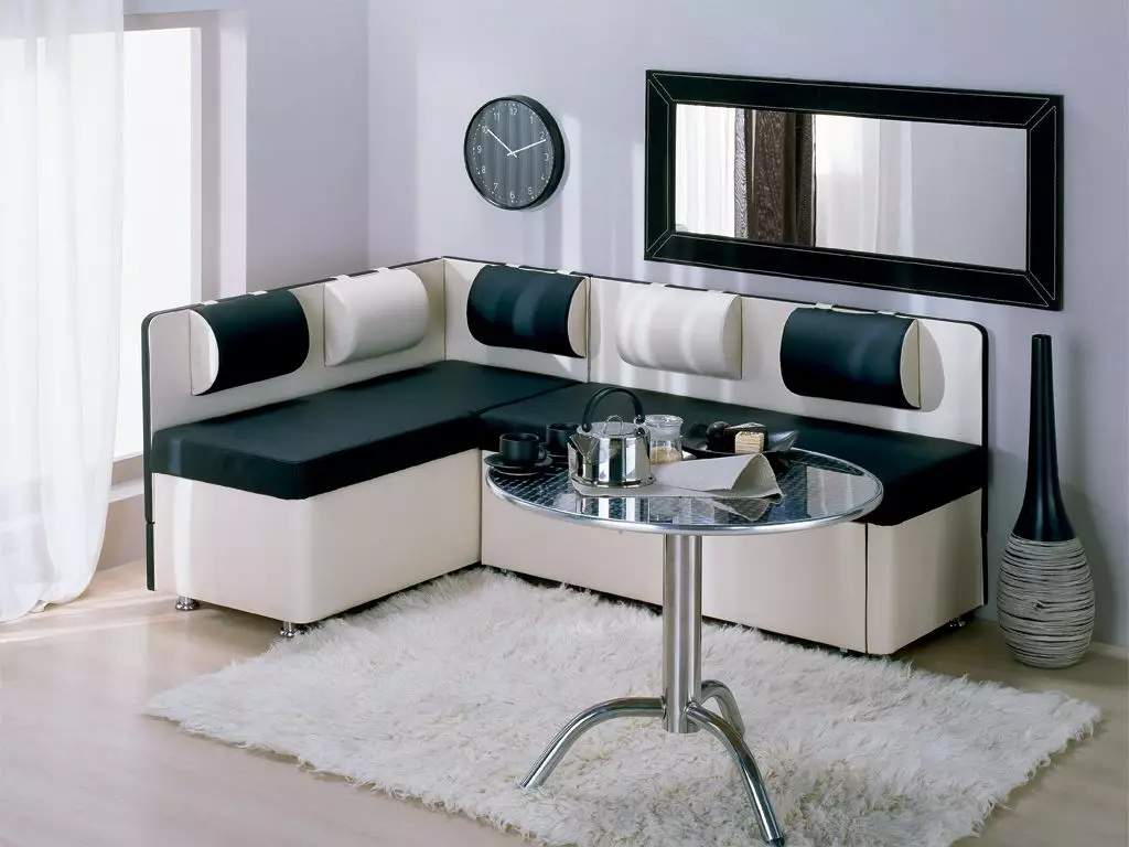 Дивани със спално място в кухнята (73 снимки): прави кухненски дивани и тесни ъглови меки модели. Двойни мека мебел и модели на други размери 21130_3