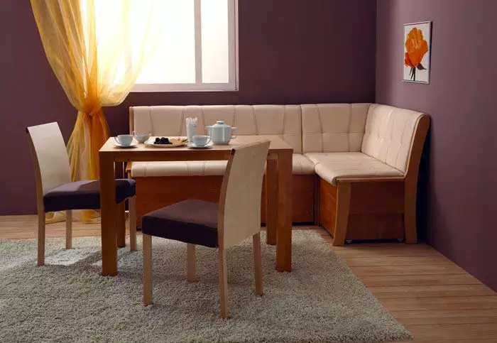 Дивани със спално място в кухнята (73 снимки): прави кухненски дивани и тесни ъглови меки модели. Двойни мека мебел и модели на други размери 21130_32