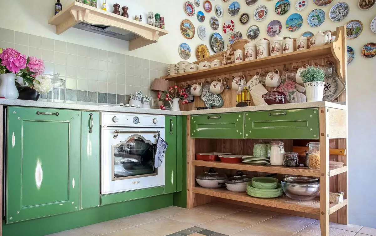 Klappregale in der Küche (40 Fotos): Öffnen Sie Küchenregale an der Wand, originale dekorative Wandstrukturen, suspendierte geschlossene Regale, Holz- und Metallmodelle 21141_38