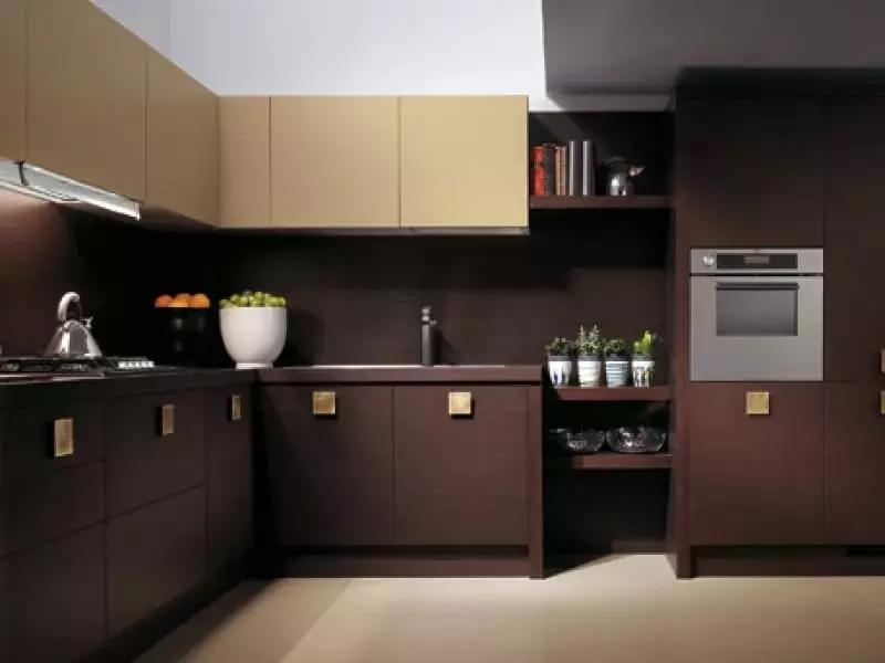 Brown Virtuvės (91 nuotraukos): virtuvės ausinės šviesos, tamsos ir pilkos rudos spalvos interjere. Kokiuose tonuose ir dizaine pasirinkite sienų tapetą? 21143_8
