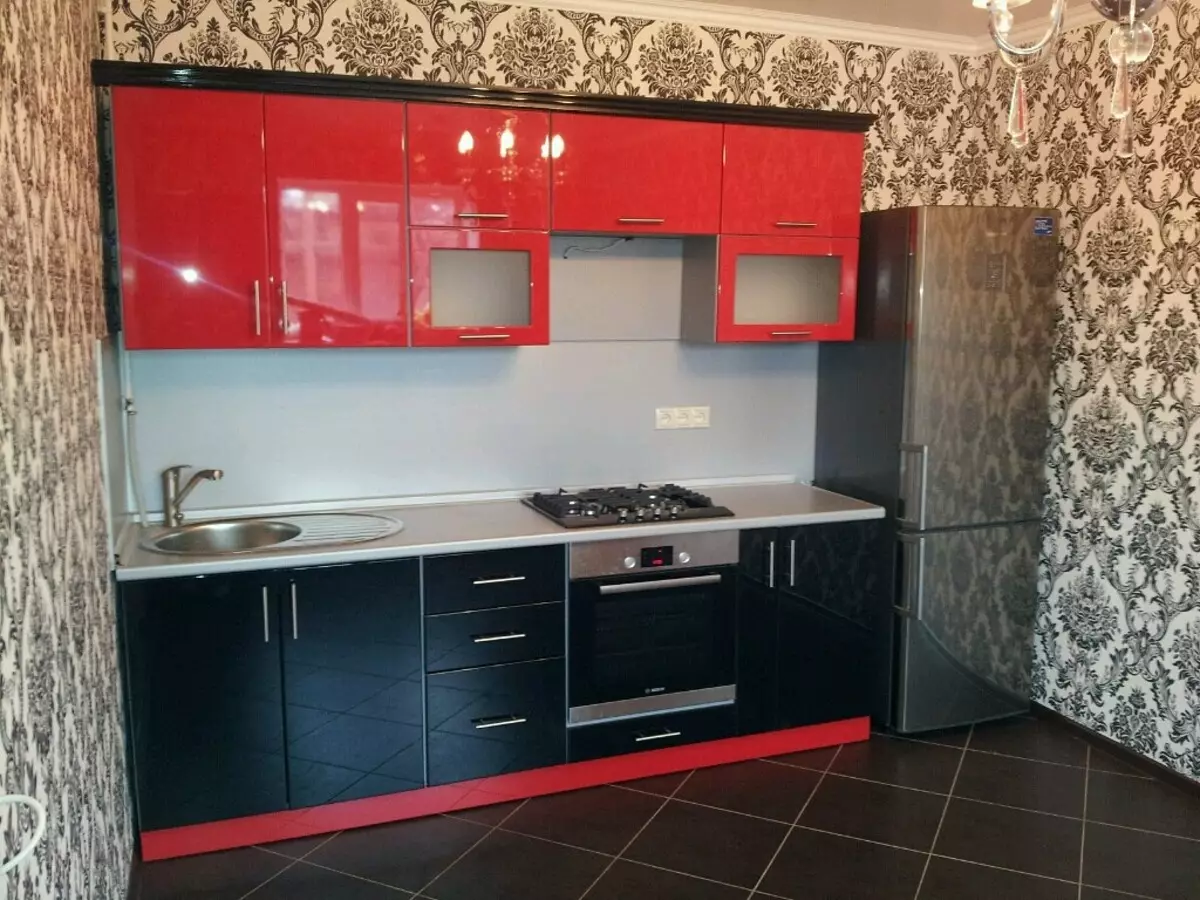 Nhà bếp màu đỏ và đen (77 ảnh): Góc và nhà bếp thẳng Giáng sinh và nhà bếp trắng thiết kế trong thiết kế nội thất, bếp bóng màu đỏ và đáy đen 21144_63