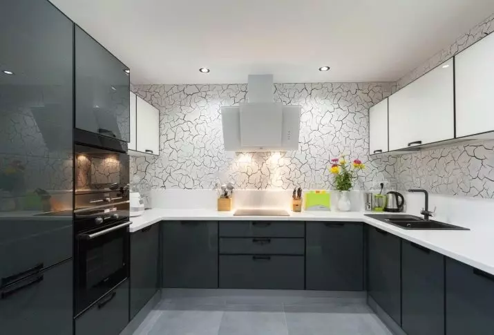 Virtuve ar baltu izjādes un pelēkā dibena (39 fotogrāfijas): balta grafīta glancētu virtuves austiņu kombinācija ar interjeru. Dizaina opcijas 21145_2