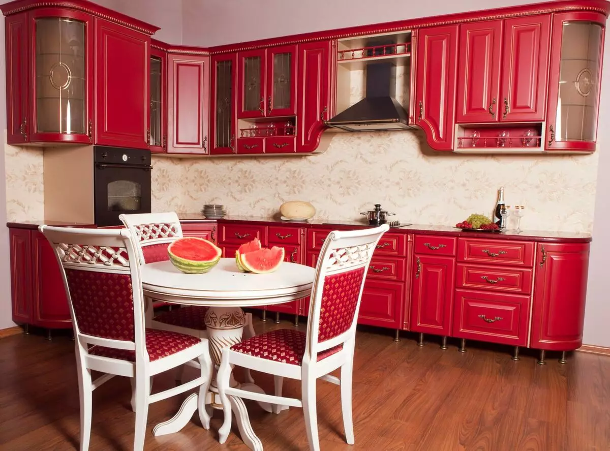 Cociña vermella e branca (65 fotos): BLANCA COCIÑA DA COCIÑA Fondo vermello en deseño de interiores. Que fondos de pantalla se axusten ás auriculares da cociña en cor vermella-branca? 21146_41