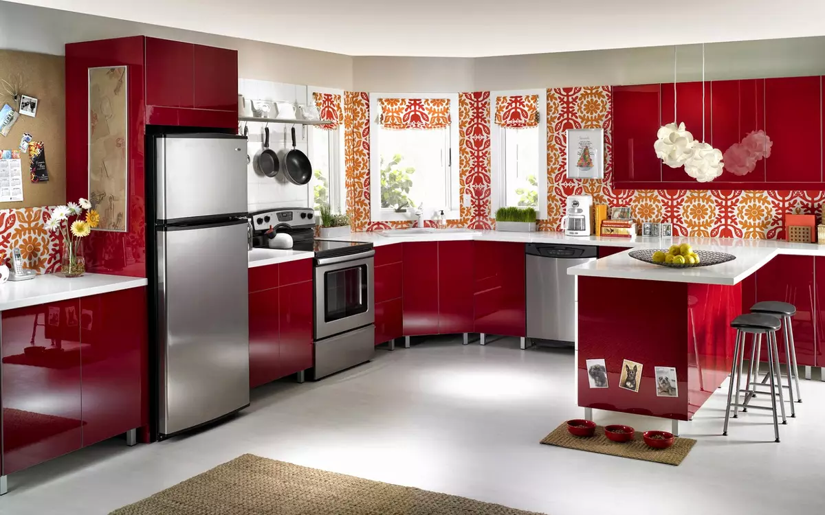 Cociña vermella e branca (65 fotos): BLANCA COCIÑA DA COCIÑA Fondo vermello en deseño de interiores. Que fondos de pantalla se axusten ás auriculares da cociña en cor vermella-branca? 21146_60