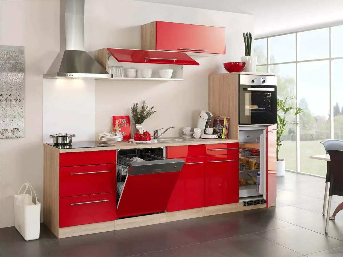 Cociña vermella e branca (65 fotos): BLANCA COCIÑA DA COCIÑA Fondo vermello en deseño de interiores. Que fondos de pantalla se axusten ás auriculares da cociña en cor vermella-branca? 21146_65