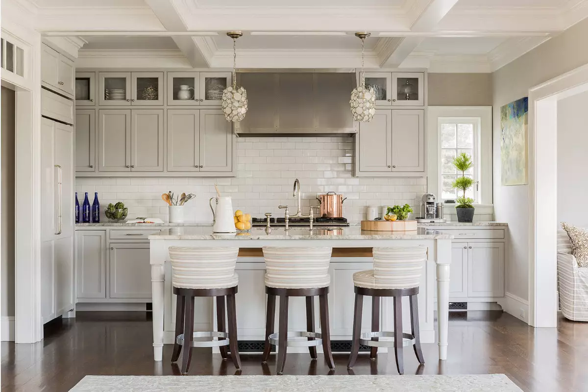 轻型厨房（99张照片）：在室内设计的明亮颜色的美丽耳机，现代厨房设计与明亮的口音 21147_12