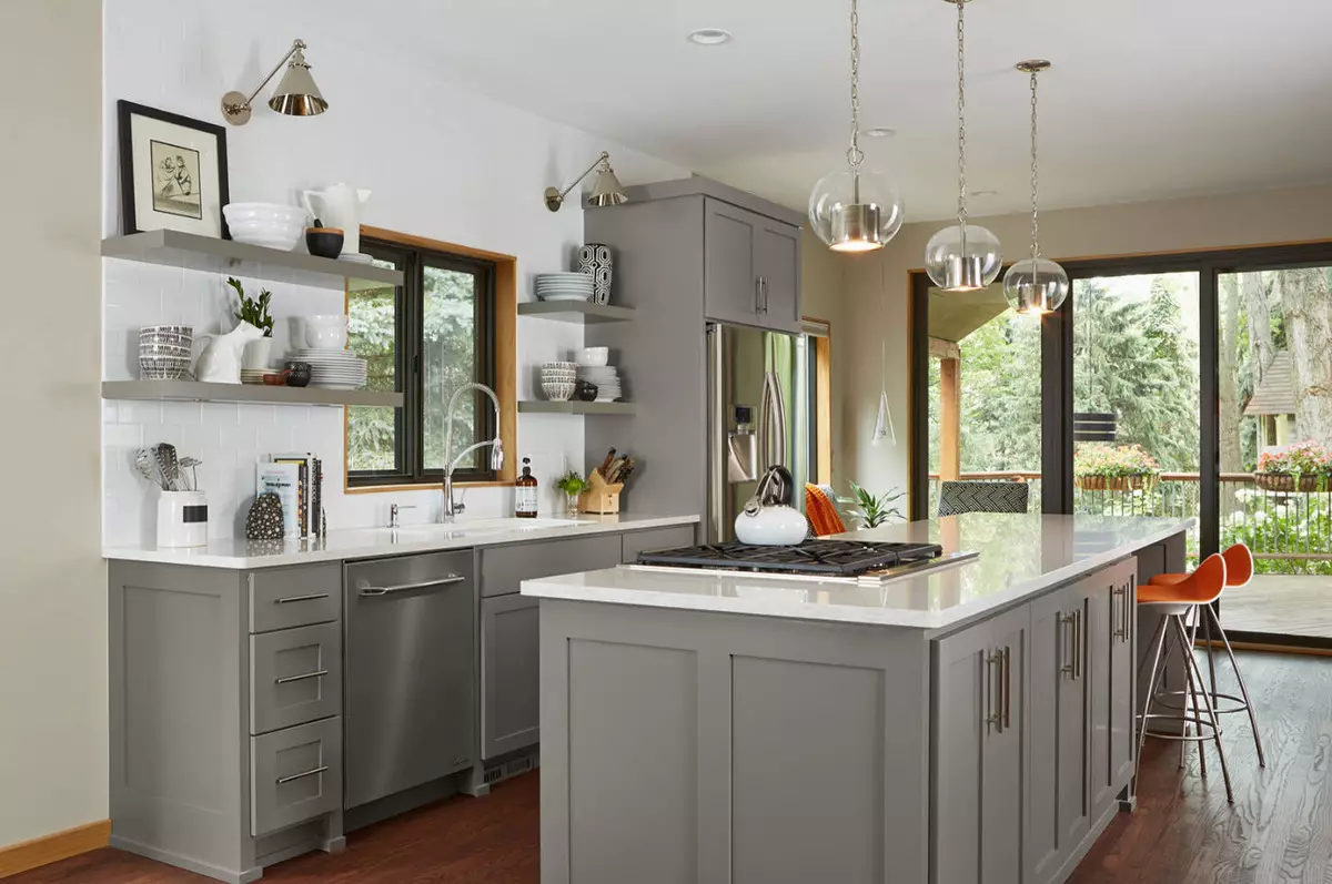 Cucina leggera (99 foto): Belle cuffie in colori vivaci nel design degli interni, design moderno della cucina con accenti luminosi 21147_13