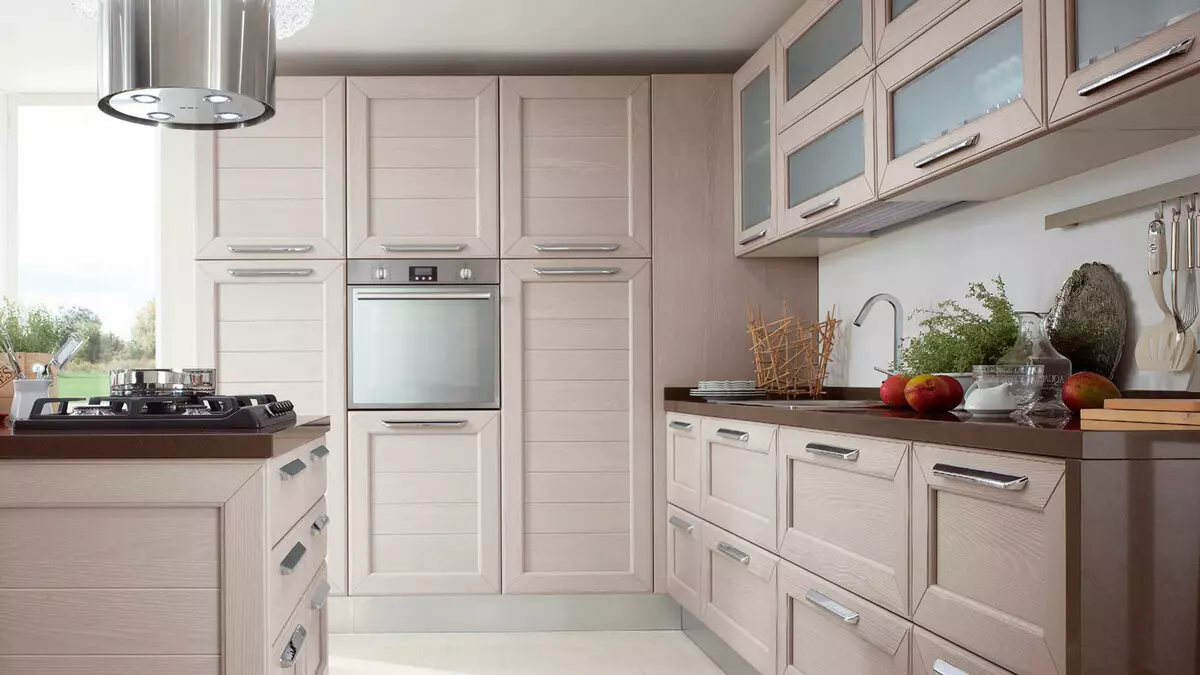 Light Kitchen (99 fotografií): Krásne slúchadlá v jasných farbách v interiéri, moderný kuchynský dizajn s jasnými akcentmi 21147_82