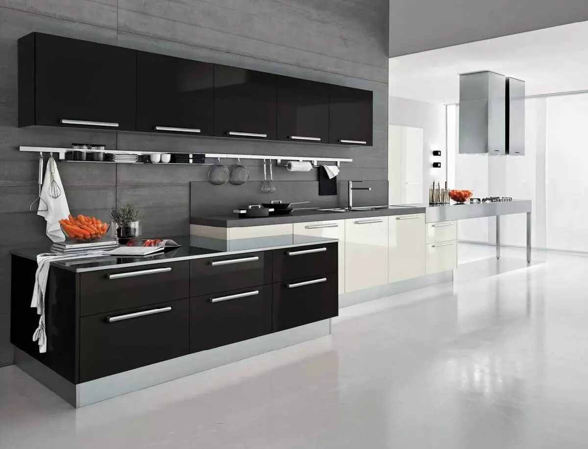 آشپزخانه سیاه و سفید (105 عکس): آشپزخانه سیاه و سفید در طراحی داخلی، آشپزخانه با لوازم سیاه و سفید، آشپزخانه سیاه و سفید در سبک های مختلف. چه تن ها مناسب خواهد بود؟ 21148_24