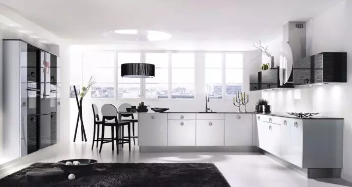 Cozinha preta e branca (105 fotos): cozinha preto e branco ajustada no projeto de interiores, cozinha com eletrodomésticos, cozinha preto e branco em estilos diferentes. Quais tons se encaixam? 21148_44