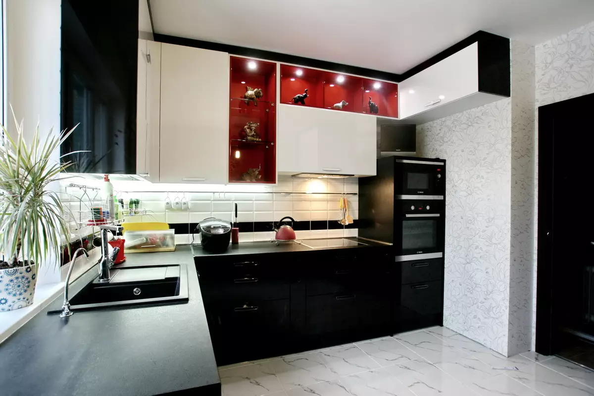 黑白厨房（105张照片）：黑色和白色厨房在室内设计，厨房用黑色电器，黑色和白色厨房用不同的款式。什么调味？ 21148_46
