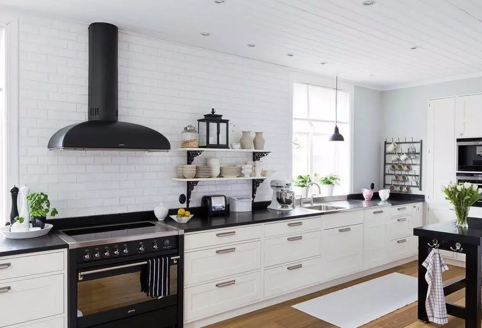黑白廚房（105張照片）：黑色和白色廚房在室內設計，廚房用黑色電器，黑色和白色廚房用不同的款式。什麼調味？ 21148_69