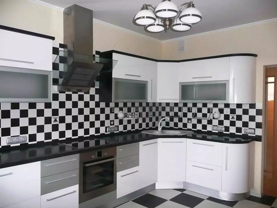 Чорна-белая кухня (105 фота): кухонны гарнітур чорна-белага колеру ў дызайне інтэр'еру, кухня з чорнай тэхнікай, чорна-бела-чырвоная кухня ў розных стылях. Шпалеры якіх тонаў падыдуць? 21148_90