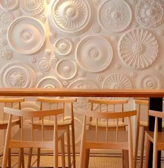 Ѕид декор во кујната (56 фотографии): Како да се украсуваат ѕидовите со налепници? Опции за украсување празни ѕидови со плочи во модерен стил. Примери на Интеррера 21150_30